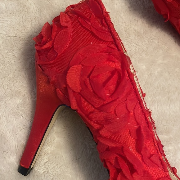 Red rose pumps - Picture 2 of 4